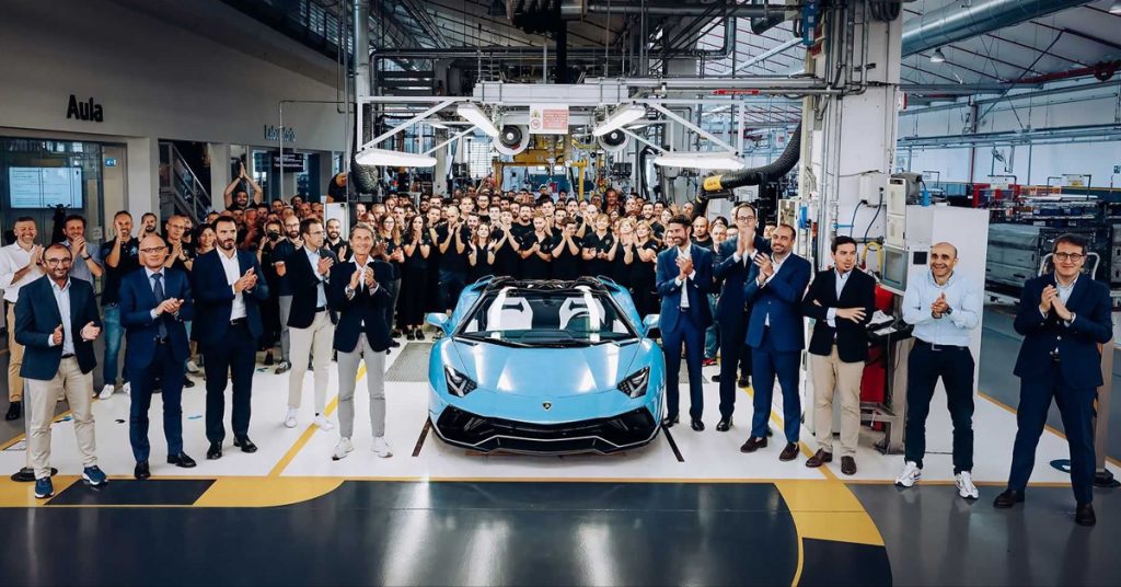 史上表现最好V12跑车 Lamborghini “大牛”停产